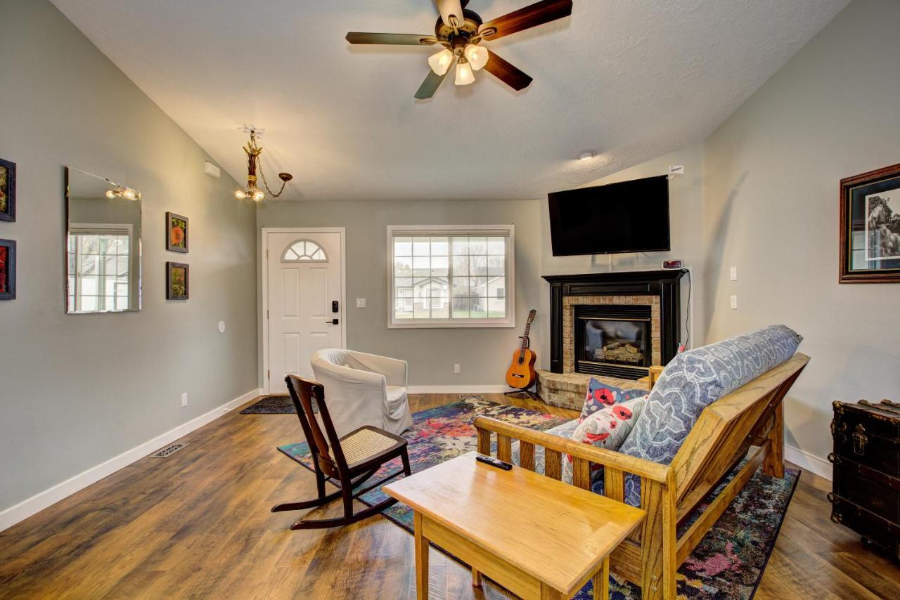 Hello Dolly! 3 Beds, 2 Bath, 2 Tv'S, Fireplace, Quiet Neighborhood In Star, Id Minutes From Walking Trails And River Views Eagle 外观 照片