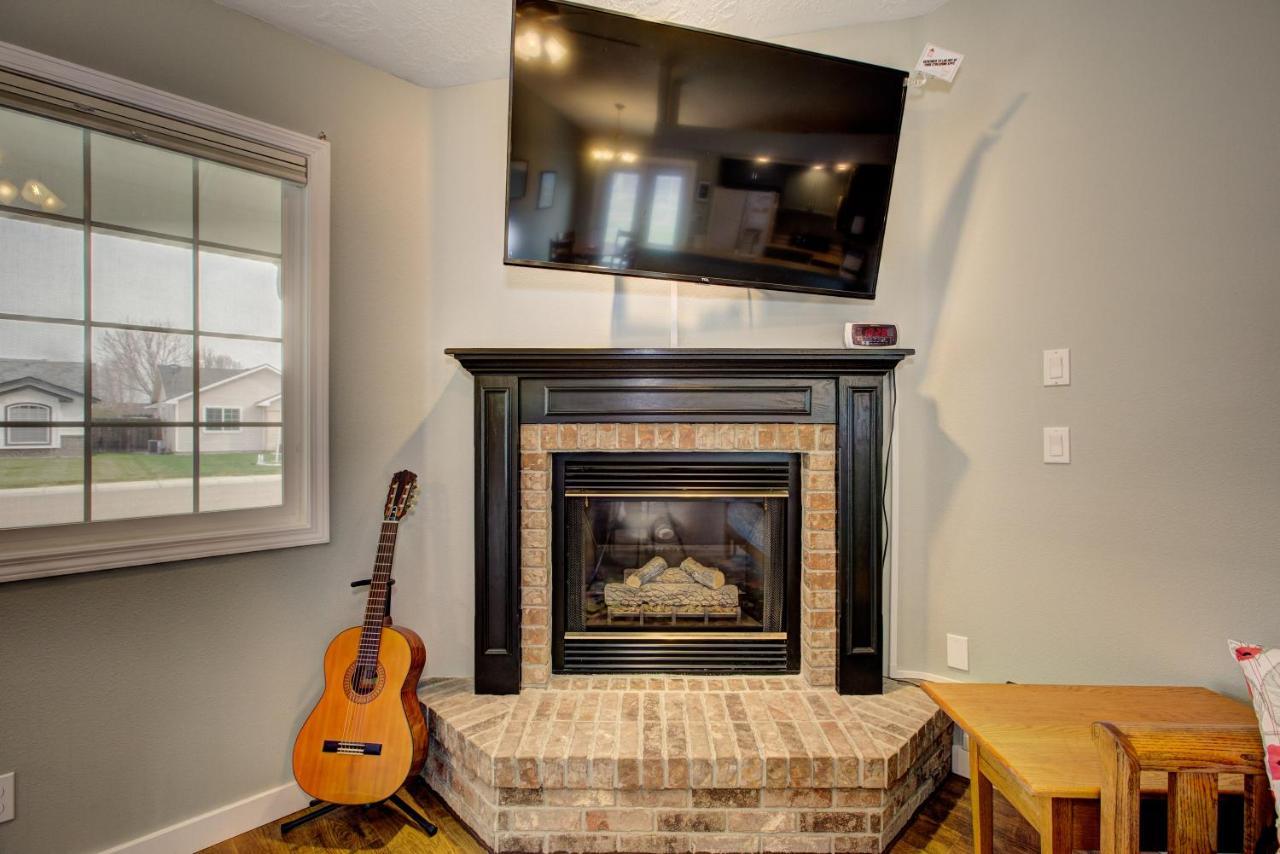 Hello Dolly! 3 Beds, 2 Bath, 2 Tv'S, Fireplace, Quiet Neighborhood In Star, Id Minutes From Walking Trails And River Views Eagle 外观 照片